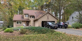 8 CAREFREE Lane 8 CAREFREE Lane Photo Gallery 1