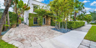 4335 N Bay Rd 4335 N Bay Rd Photo Gallery 1