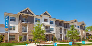 Cyan Mallard Creek Apartments Cyan Mallard Creek Apartments Photo Gallery 1