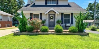 8830 Powell Avenue 8830 Powell Avenue Photo Gallery 1