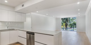 17107 N Bay Rd 17107 N Bay Rd Photo Gallery 1