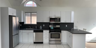 717 E Walnut Street 717 E Walnut Street Photo Gallery 1