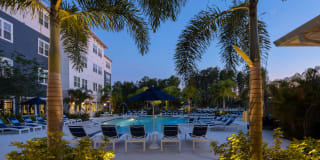 5 Oaks at Westchase 5 Oaks at Westchase Photo Gallery 1