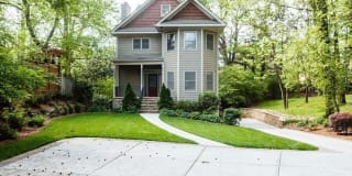 1313 Sunland Drive NE 1313 Sunland Drive NE Photo Gallery 1