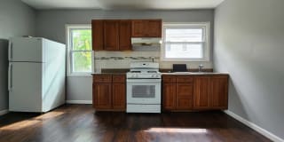 154 WINNIKEE AVE 154 WINNIKEE AVE Photo Gallery 1