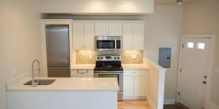 Studio close to Downtown Newburyport! Studio close to Downtown Newburyport! Photo Gallery 1