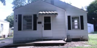 305 E 78TH TERR 305 E 78TH TERR Photo Gallery 1