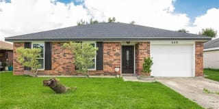 333 RIVER OAKS Drive 333 RIVER OAKS Drive Photo Gallery 1