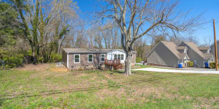 456 W Outer Dr 456 W Outer Dr Photo Gallery 1