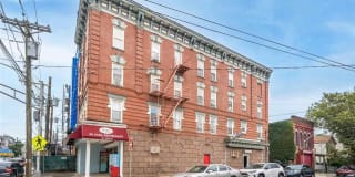 372 COMMUNIPAW AVE 372 COMMUNIPAW AVE Photo Gallery 1