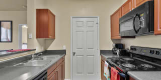 The Flats at MacArthur The Flats at MacArthur Photo Gallery 1