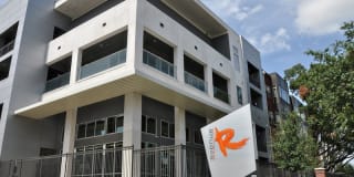 Avenue R Avenue R Photo Gallery 1