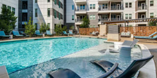 880 Lyn 880 Lyn Photo Gallery 1