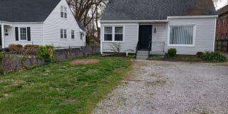 4BR/2BA in St. Matthews 4BR/2BA in St. Matthews Photo Gallery 1