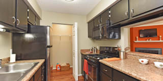 District at Hamilton Place Apartments District at Hamilton Place Apartments Photo Gallery 1
