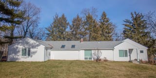92 OVERBROOK DRIVE 92 OVERBROOK DRIVE Photo Gallery 1