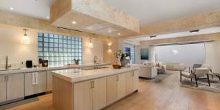 510 N Sweetzer Ave 510 N Sweetzer Ave Photo Gallery 1