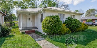 1810 Center Pl S 1810 Center Pl S Photo Gallery 1