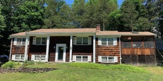 42 SCENIC DR 42 SCENIC DR Photo Gallery 1