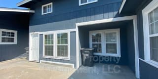 3605 1/2 E 16th St- 3605 1/2 E 16th St- Photo Gallery 1