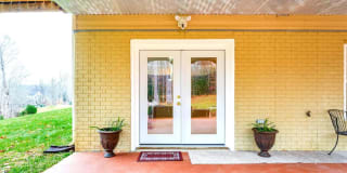17 WENTWORTH DRIVE 17 WENTWORTH DRIVE Photo Gallery 1