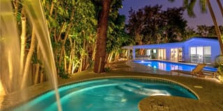 1800 SE Admirals Way 1800 SE Admirals Way Photo Gallery 1