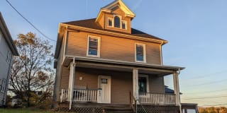 407 Riverland Rd SE 407 Riverland Rd SE Photo Gallery 1