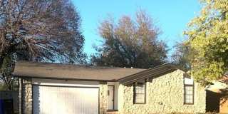 912 W Oakridge Street 912 W Oakridge Street Photo Gallery 1