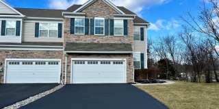 242 Fairfield Cir W 242 Fairfield Cir W Photo Gallery 1