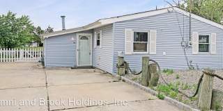 110 East Boat 110 East Boat Photo Gallery 1