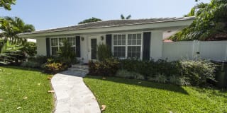 131 Venetian Drive 131 Venetian Drive Photo Gallery 1