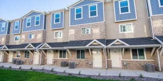 4014 E Sunbury Ln 4014 E Sunbury Ln Photo Gallery 1
