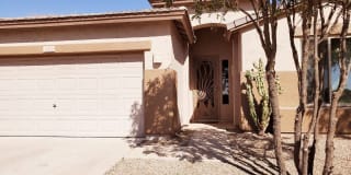 1322 W Roadrunner Dr 1322 W Roadrunner Dr Photo Gallery 1