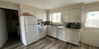 2 Bed/1.5 Bath Units, Central Kennewick - Fenced Back Yard 2 Bed/1.5 Bath Units, Central Kennewick - Fenced Back Yard Photo Gallery 1