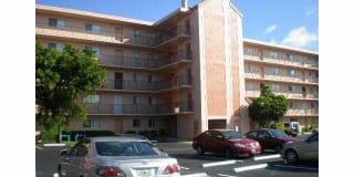 8730 N Sherman Cir Apt 404 8730 N Sherman Cir Apt 404 Photo Gallery 1