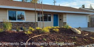 5458 Norway Drive - 5458 Norway Drive - Photo Gallery 1