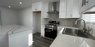 Fully Remolded Huntington Beach, Darling Apartment - 8 mins from Main Street Fully Remolded Huntington Beach, Darling Apartment - 8 mins from Main Street Photo Gallery 1