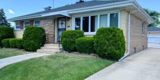 8240 W Berwyn Avenue 8240 W Berwyn Avenue Photo Gallery 1