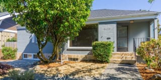 3228 34th Ave W 3228 34th Ave W Photo Gallery 1
