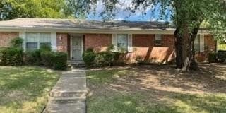2501 N Lockhart Street 2501 N Lockhart Street Photo Gallery 1