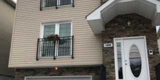 1080-1082 E Grand St 1080-1082 E Grand St Photo Gallery 1