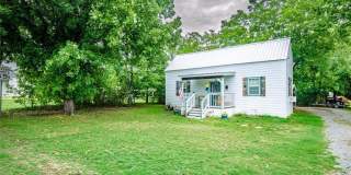 208 N Main 208 N Main Photo Gallery 1