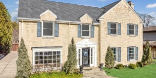5068 N Lake Dr 5068 N Lake Dr Photo Gallery 1