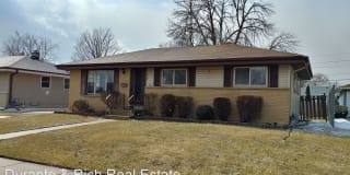 5704 51st Ave 5704 51st Ave Photo Gallery 1