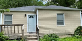 704 NE 45th Ter 704 NE 45th Ter Photo Gallery 1