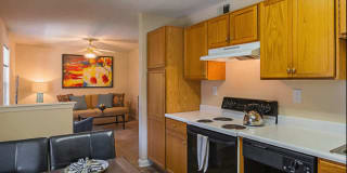 Lyndon Crossings Lyndon Crossings Photo Gallery 1