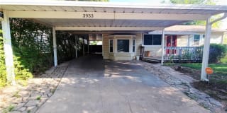 3933 SE 10th Place 3933 SE 10th Place Photo Gallery 1