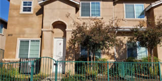 1672 E Harvard Place 1672 E Harvard Place Photo Gallery 1