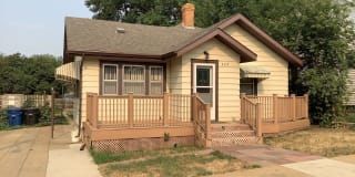 329 1st Ave W 329 1st Ave W Photo Gallery 1