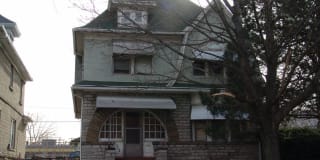 173 E Broadway St 173 E Broadway St Photo Gallery 1